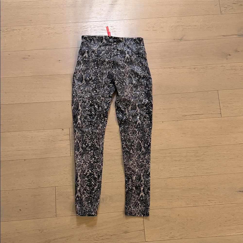 SPANX Black and White Croc Effect Leggings L